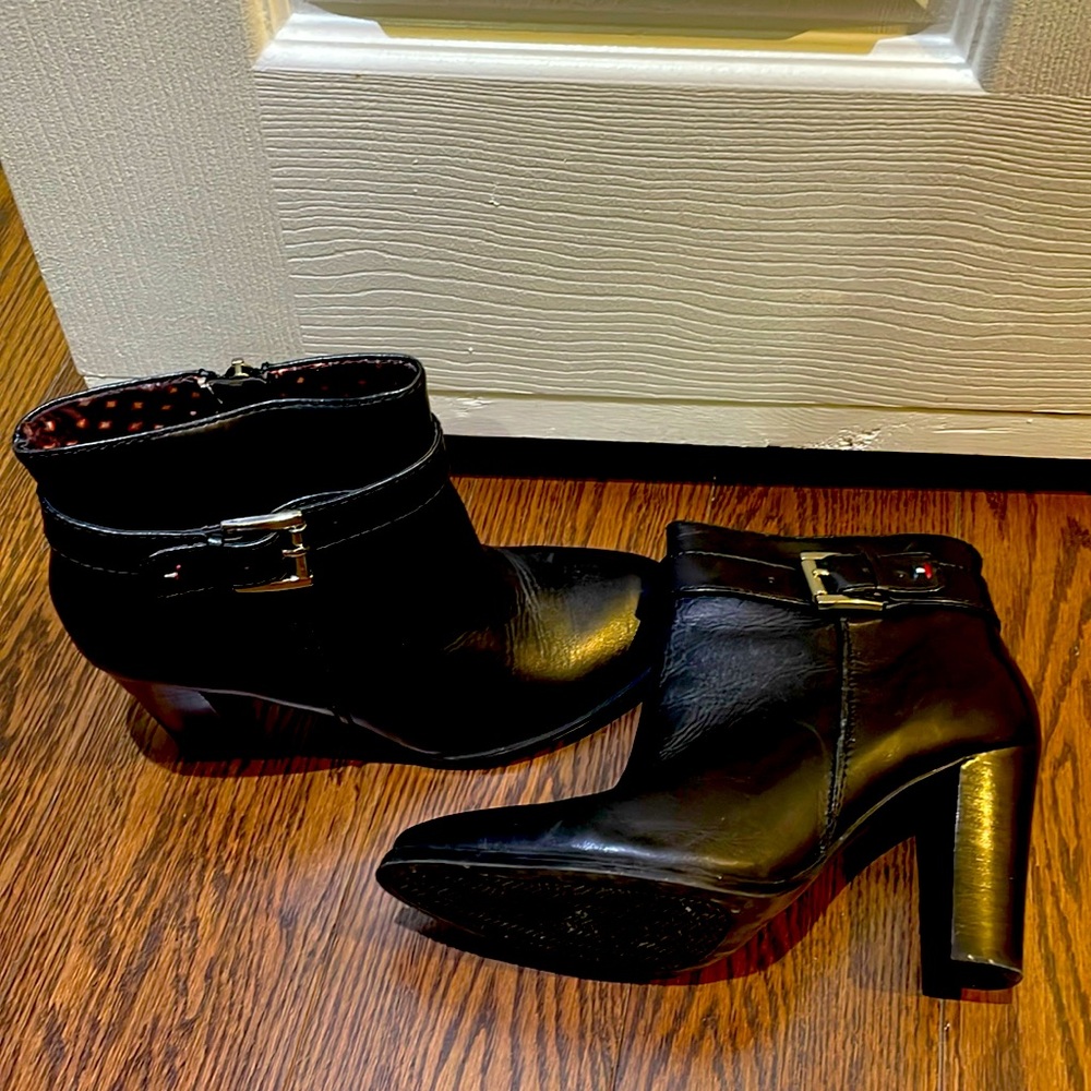 Almost new boots size 8
